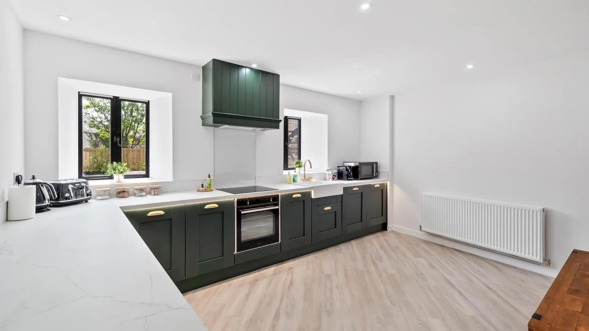 Apartment Flour Mill House At Pitkerro Mill, 4 Double Bedrooms, Tvs, 3 En-Suite, Separate Shower, Wc, Fully Equipped Kitchen, Games Room, Large Family Lounge, Private Parking, Wifi, Private Garden And Courtyard, Long Stay Rates Available Through Honeycomb Host Dundee United Kingdom